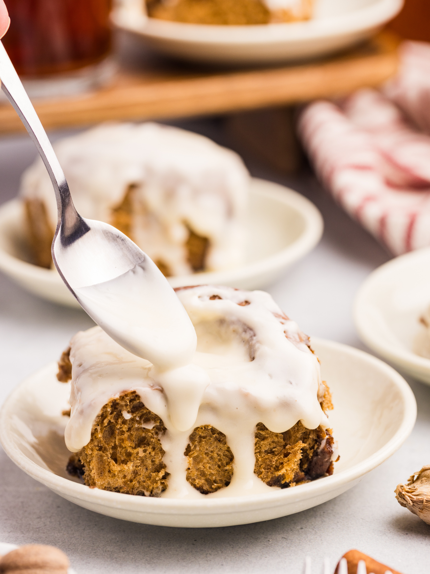 Frosted Gingerbread Cinnamon Rolls